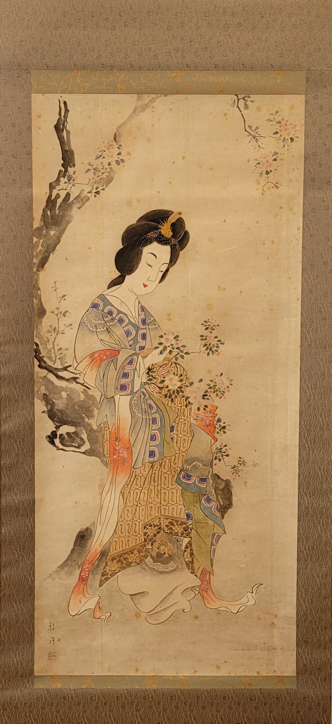 Antique Japanese scroll with a Chinese woman - KS14023