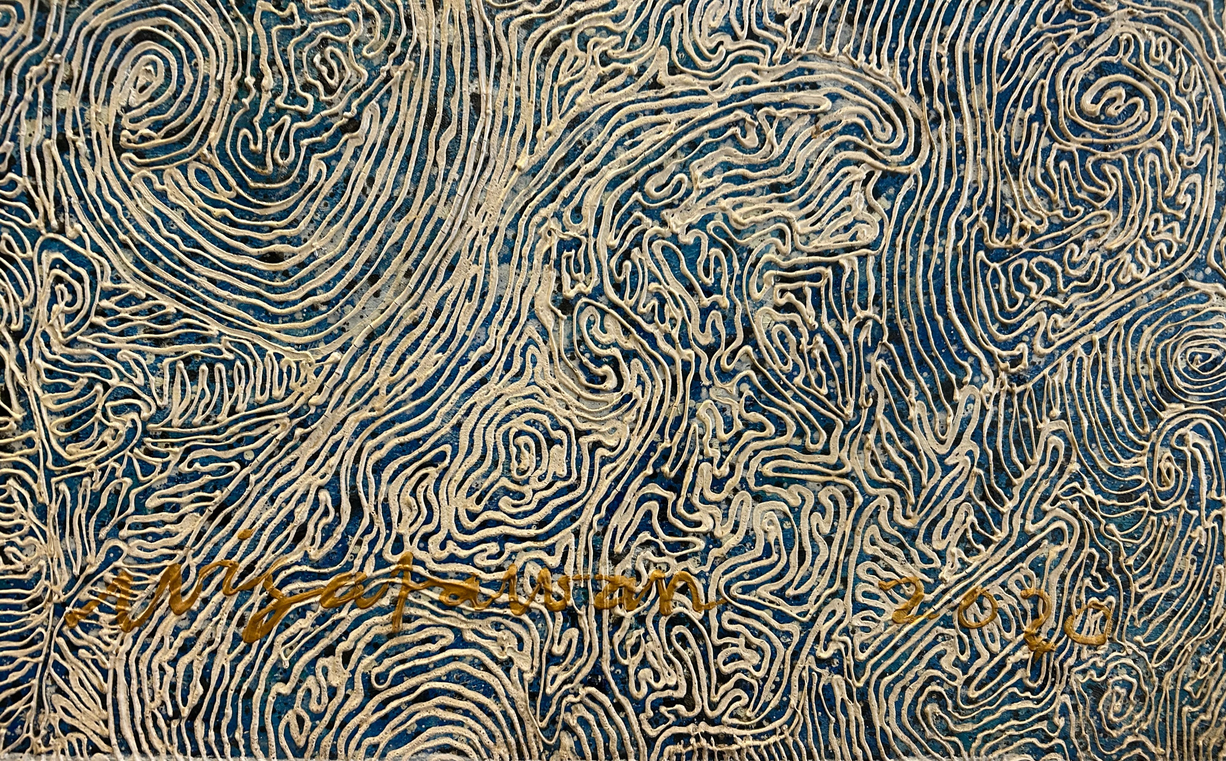 Textured wall with abstract pattern and signature of Gusti Wis 2020