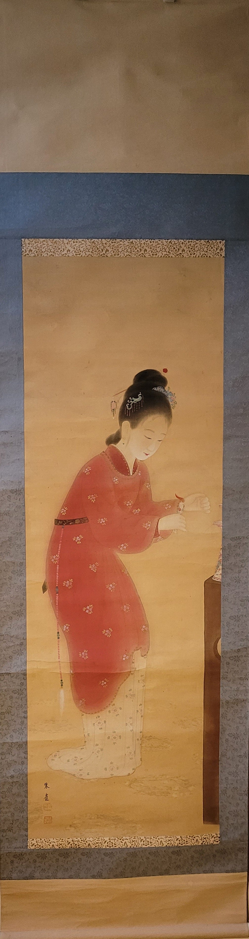 Antique Japanese scroll  featuring a Bijin- KS16006