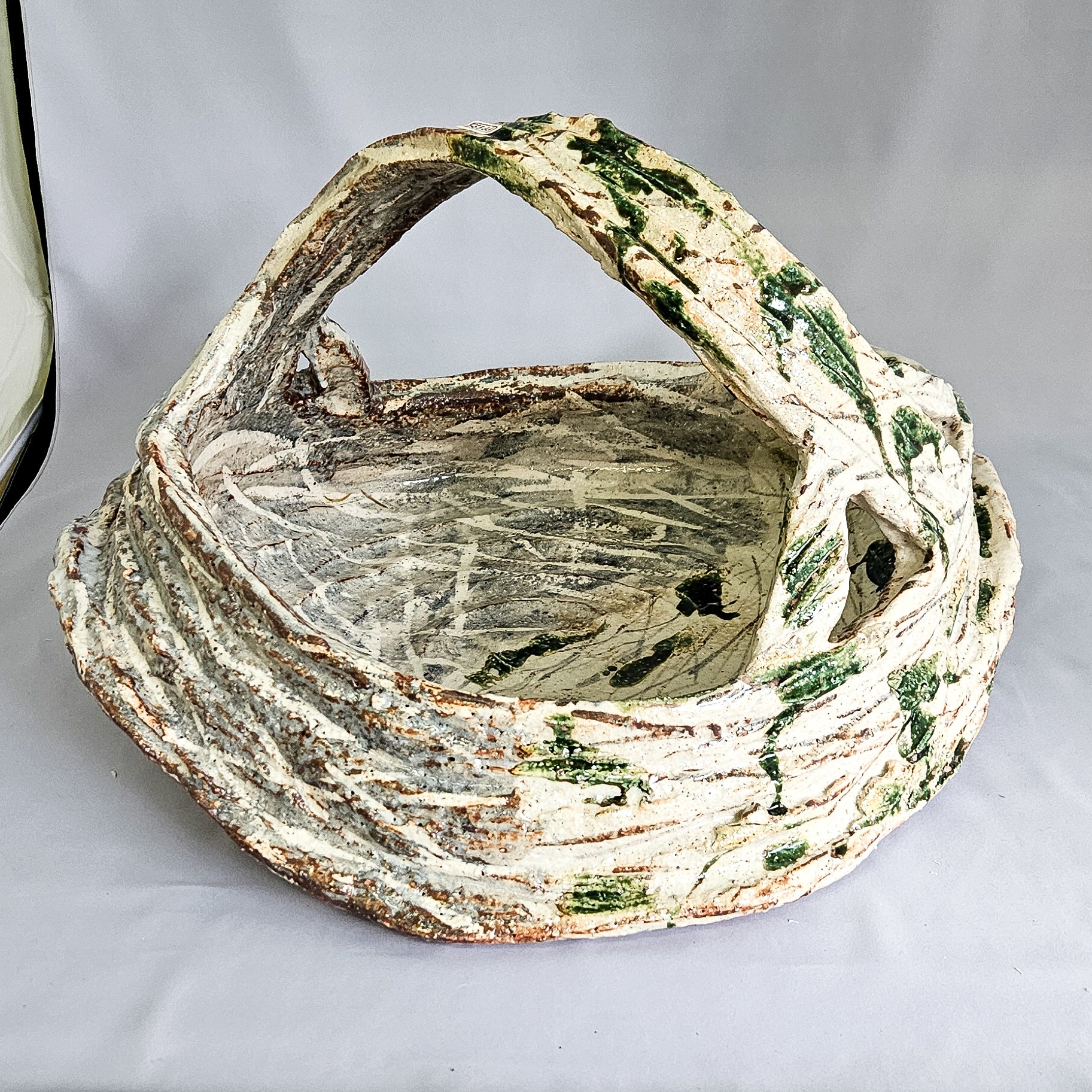 Kazari Japanese shino pottery bowl