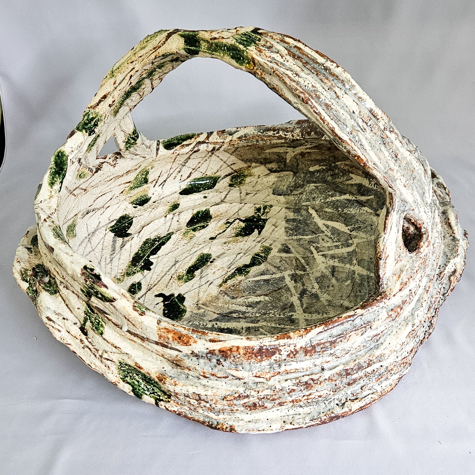 Kazari Japanese shino pottery bowl