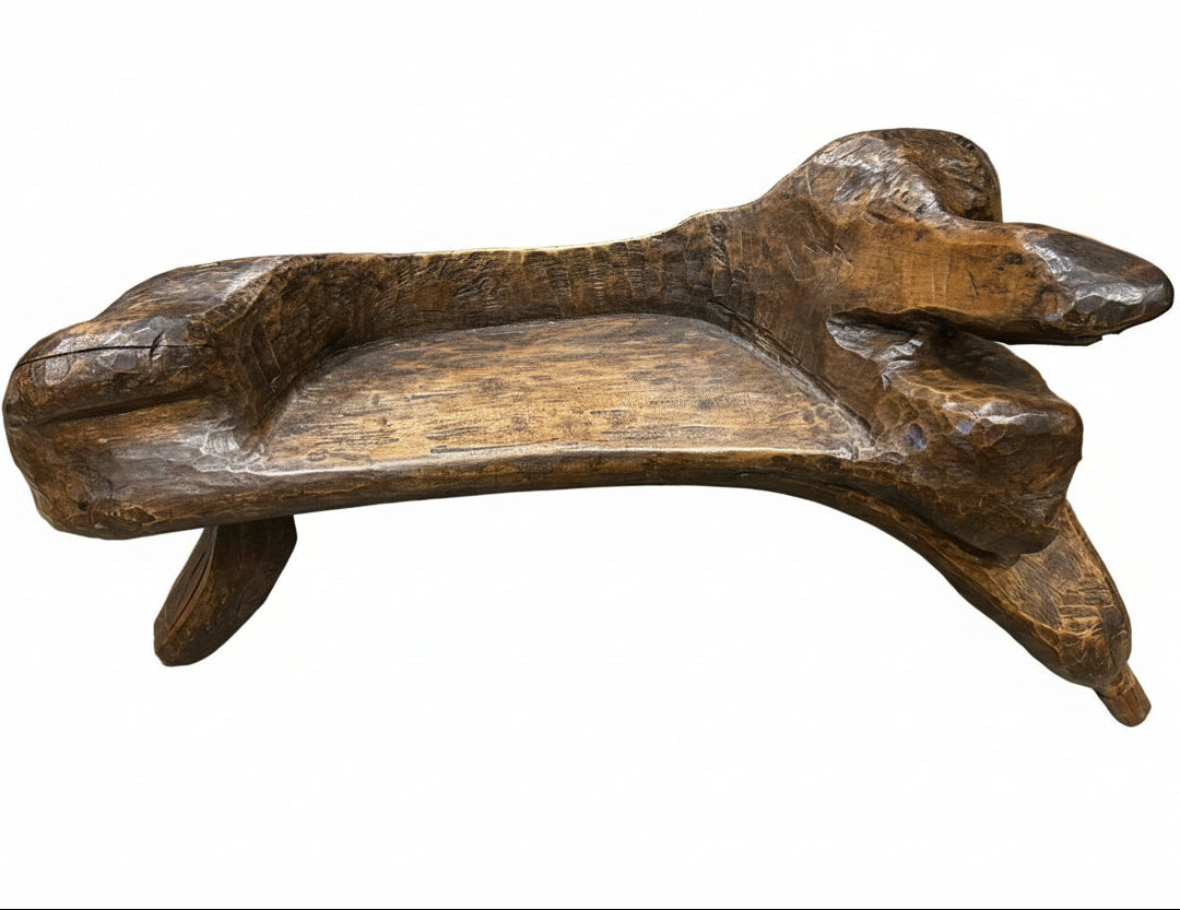 A natural folk art seat