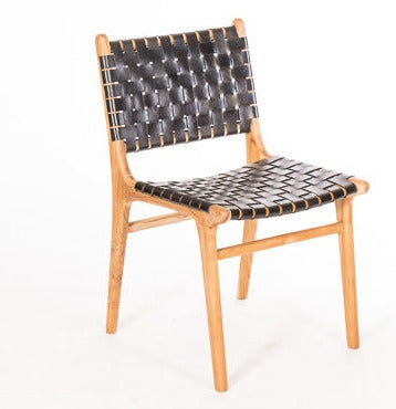 Scandinavian-style teak chair with black leather straps. A sleek, comfortable MCM-inspired design for modern and minimalist interiors.