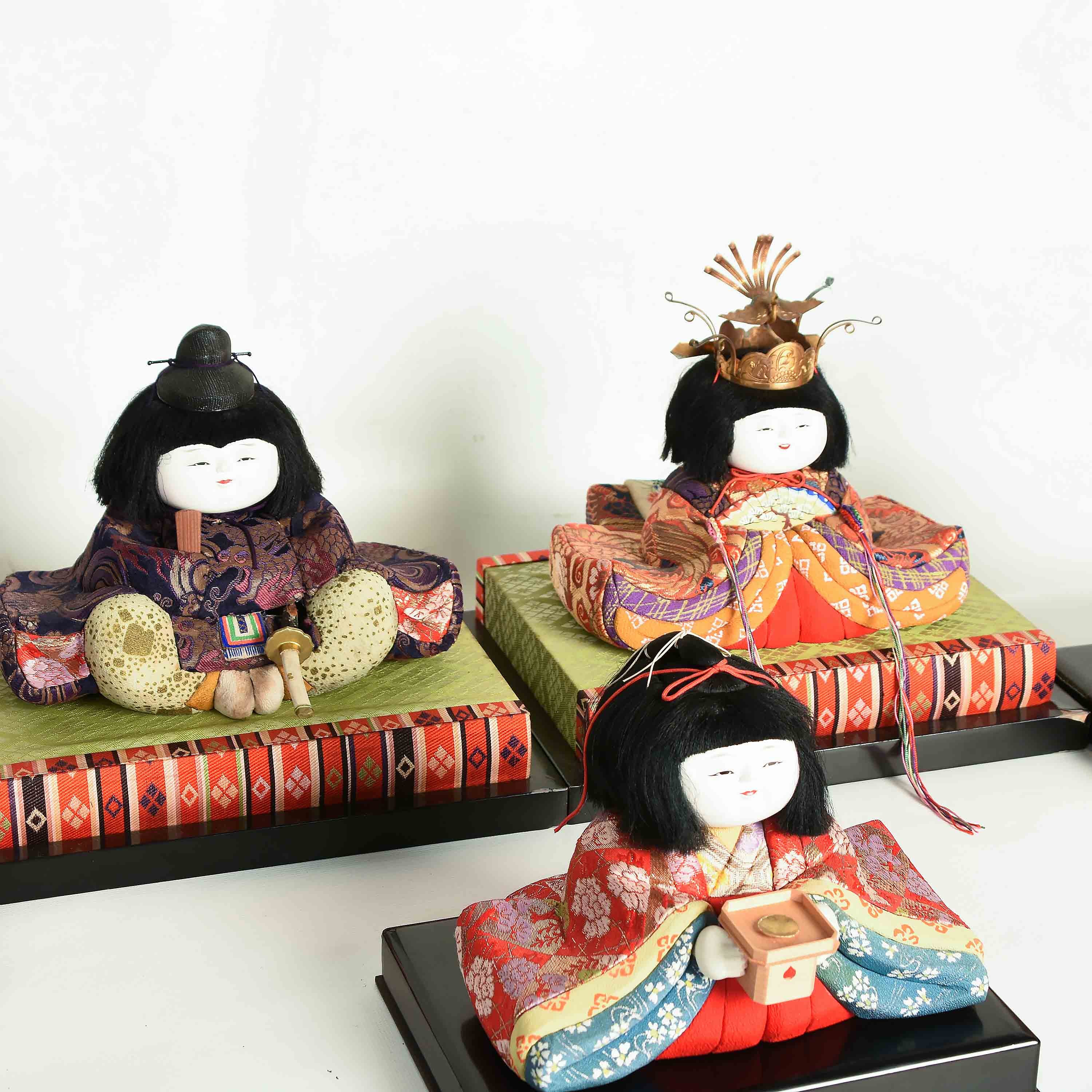 Set of fourteen Girl's Day dolls