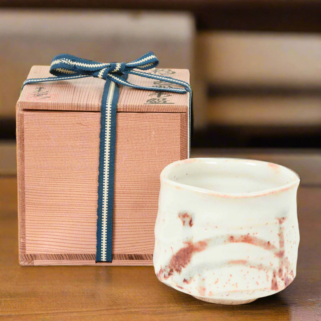 Japanese pottery Shino tea bowl - C23001