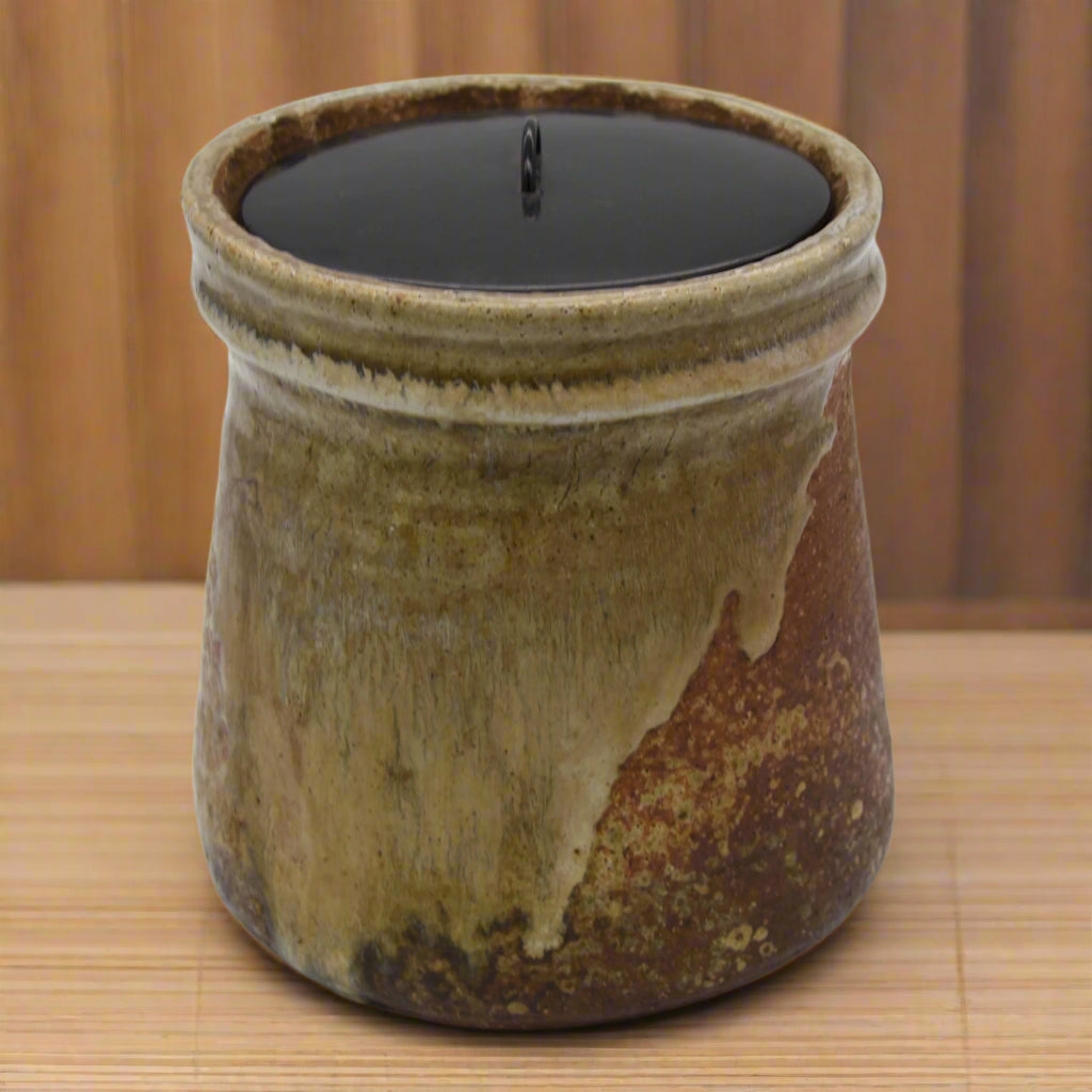 Japanese Mizusashi (a lidded container for fresh cold water used by the host in the tea room during ceremonies) comes with an original box.