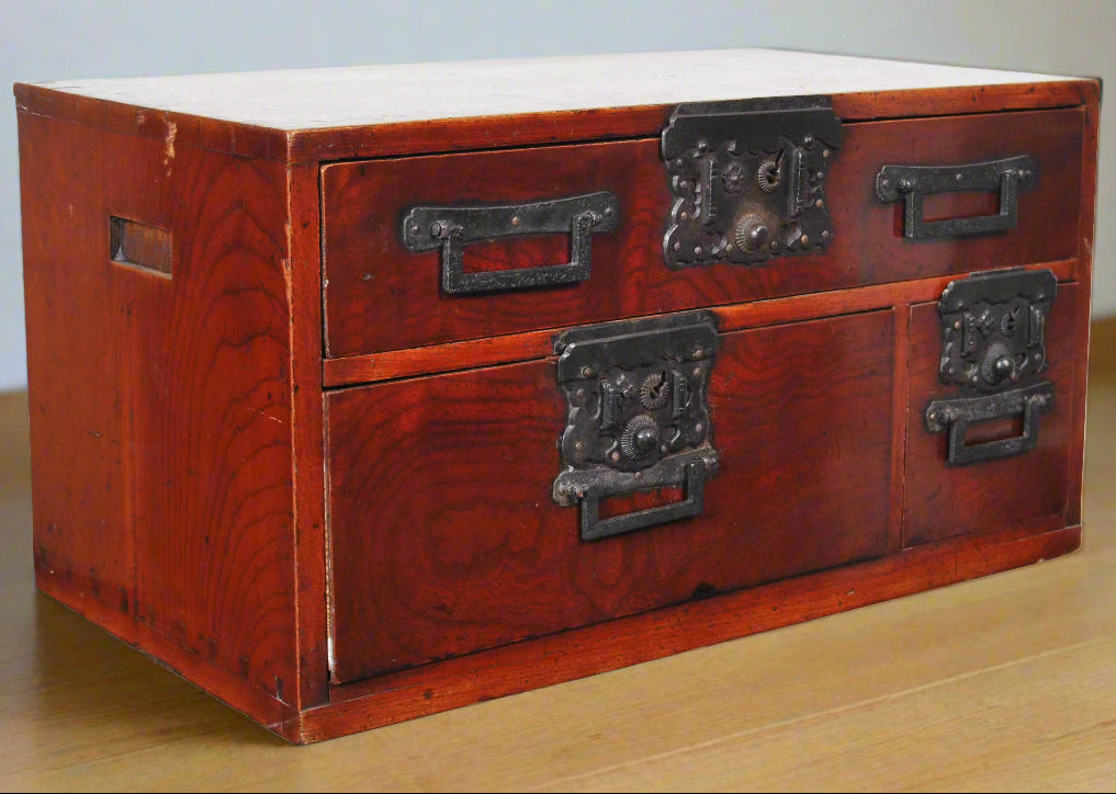 Small sea chest funa dansu