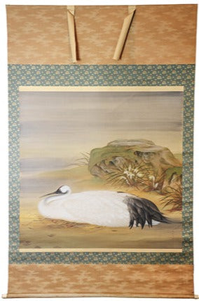 Large and Exceptional Japanese Hanging Scroll – Nesting Crane by Yoshifuji Yoshio (Taisho/Showa Period, Early 20th Century)